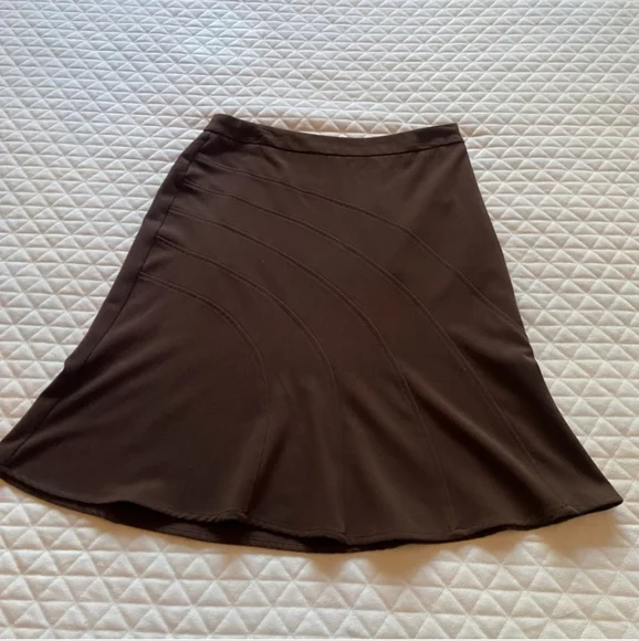 Title Nine A-Line Skirt Dark Brown Stretch Size 10 Travel Y2K Comfy - Picture 4 of 8